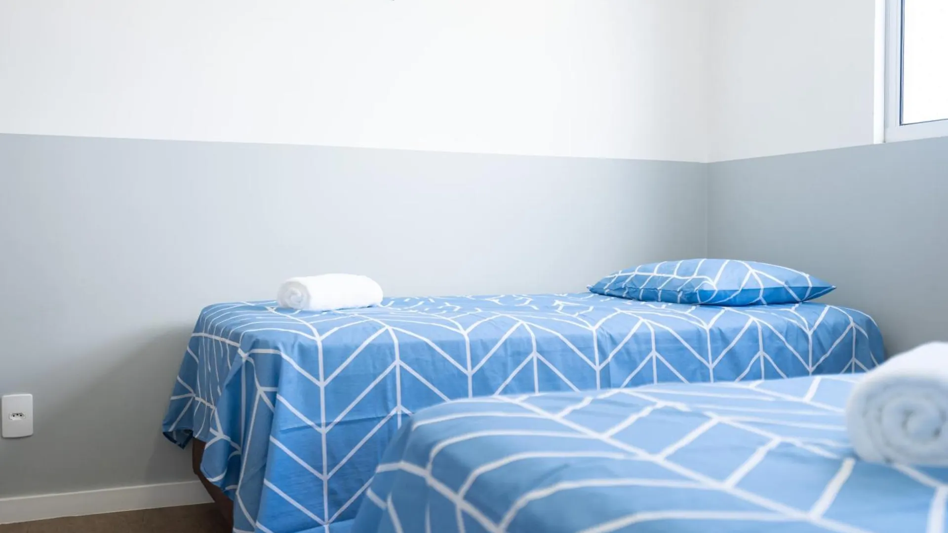 Daire Apto A 150M Da Praia E 15Min Beto Carreiro Com Wi-Fi, Piscina, Portaria 24H, Playground Infantil, Quadra De Esportes Sacada Com Churrasqueira E Vaga De Garagem Piçarras